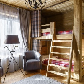 Деревянная лестница на второй ярус детской кровати