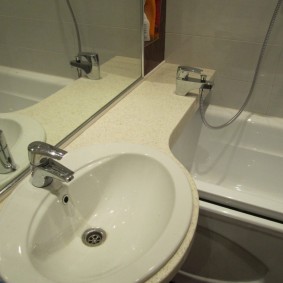 раковина над ванной интерьер фото