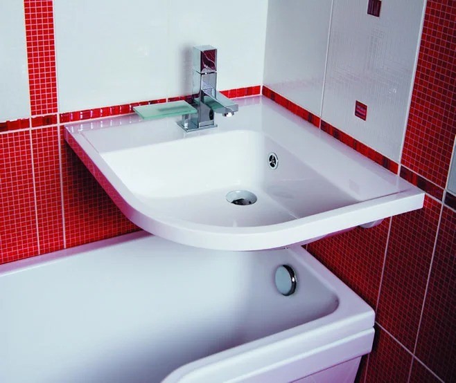 Раковина над ванной: смелые дизайнерские решения, нужен ли там умывальник