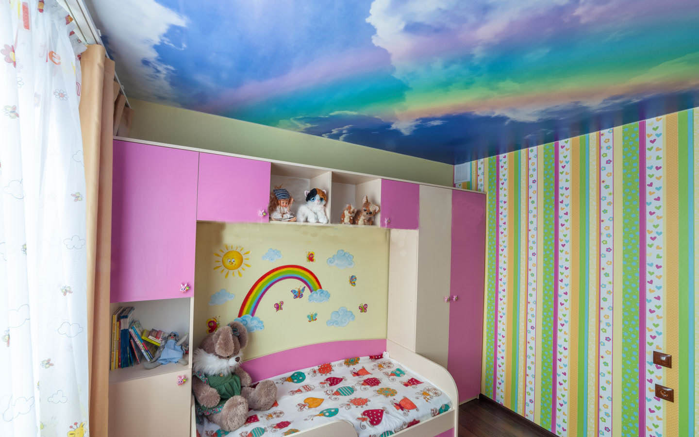 натяжной потолок в детской дизайн фото