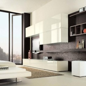 Белая мебель в гостиной стиля минимализм
