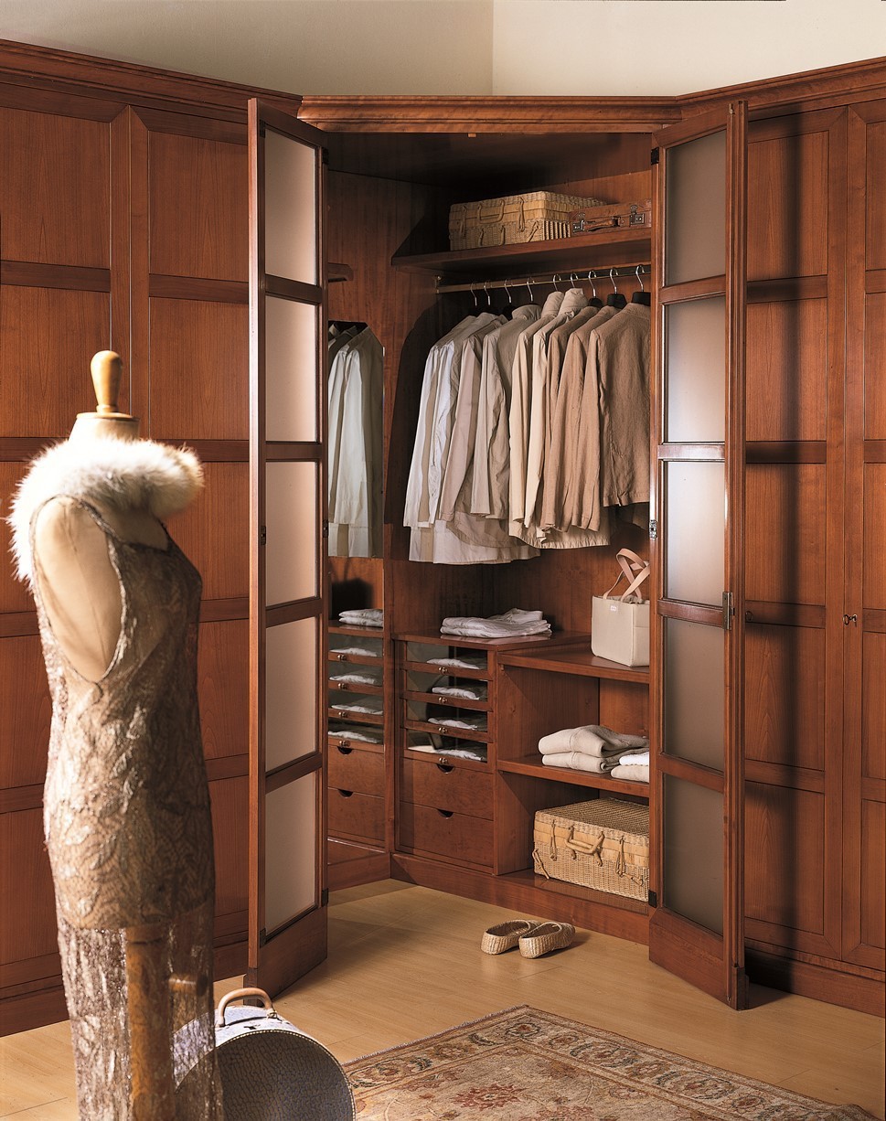 Угловая гардеробная: шкафы в интерьере комнаты, фотографии дизайна