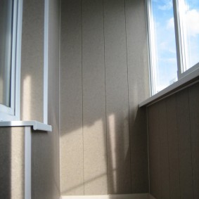 отделка балкона пластиковыми панелями фото дизайн