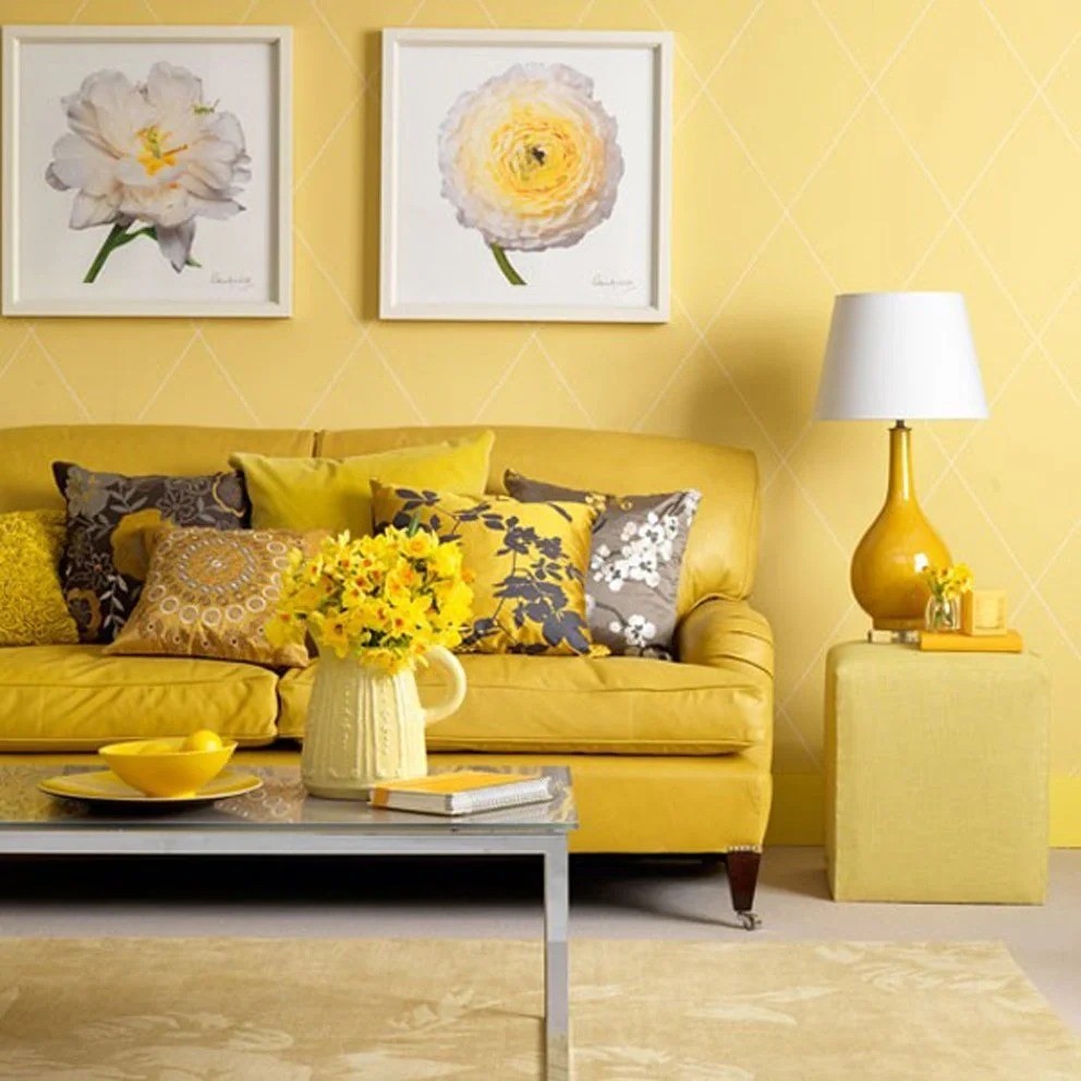 желтые стены в гостиной