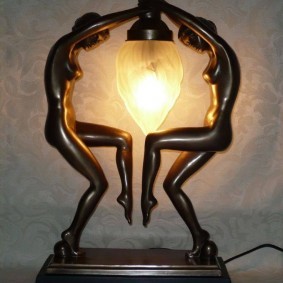 Стильный светильник для интерьера в стиле арт-деко