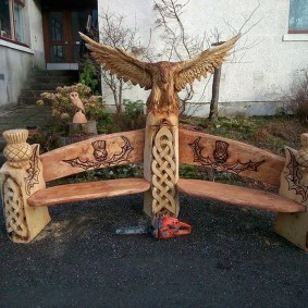 Дизайнерская скамейка из натуральной древесины