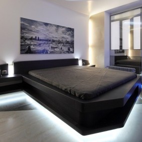 Декоративная подсветка кровати в спальне стиля хай-тек