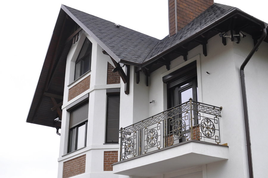 Особенности кованых балконных ограждений