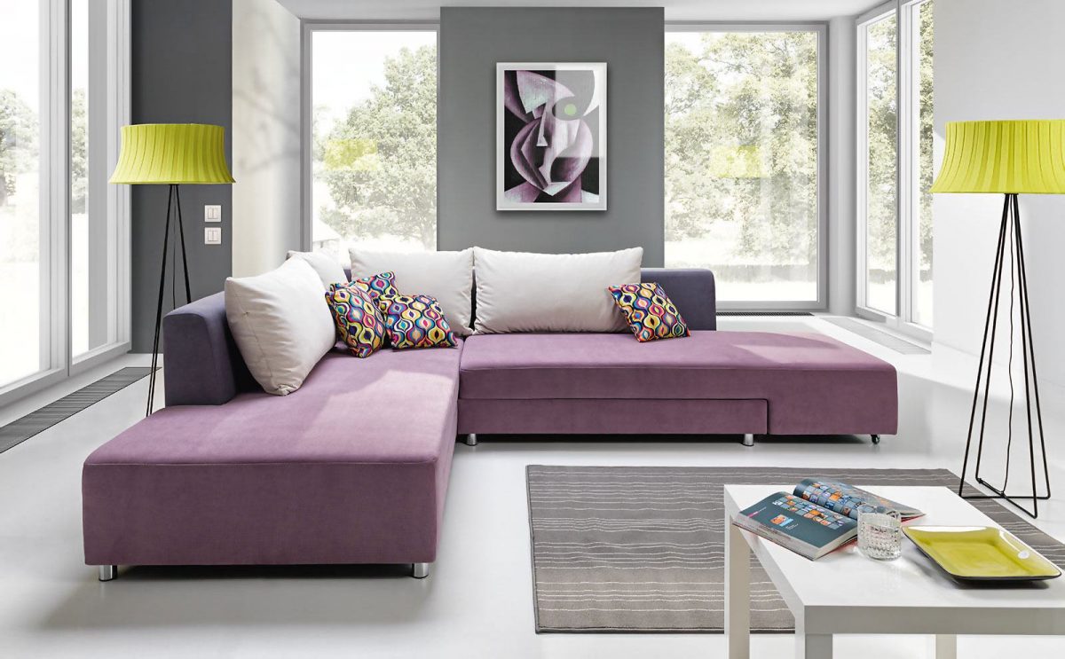 Цветочный диван в интерьере