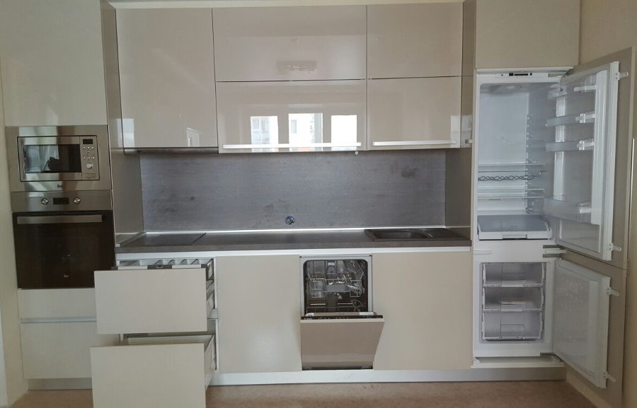Кухня встроенный холодильник и духовой шкаф