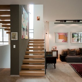 Маршевая лестница в частном доме