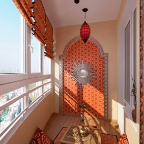 Восточный стиль в оформлении интерьера балкона