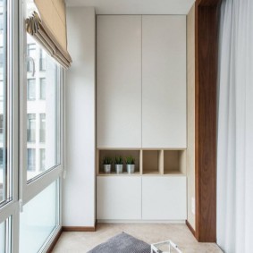 Интерьер балкона в стиле минимализма