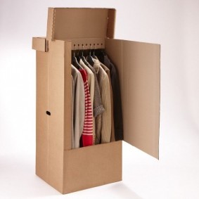 Шкаф для одежды из гофрированного картона