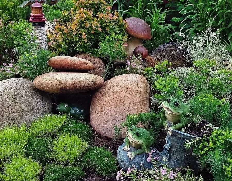Декор садового участка красивыми камнями