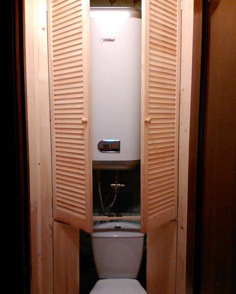 Металлическая дверца для сантехнического шкафа