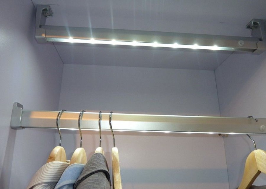 Подсветка внутреннего пространства шкафа для одежды
