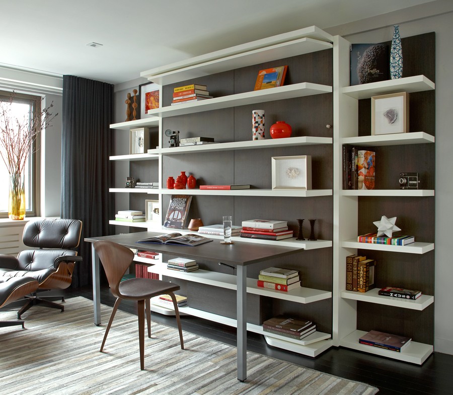Полный стеллаж. Книжный шкаф Mid Century Modern. Стеллаж в интерьере. Стеллажи в интерьере гостиной. Стильный стеллаж.